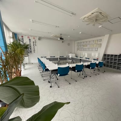 きれいな教室で座学もサポートします