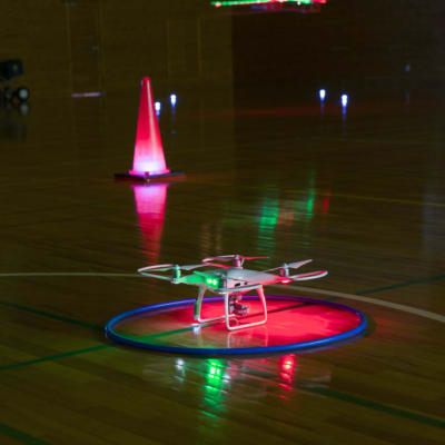 夜間飛行も大事な訓練ですよ