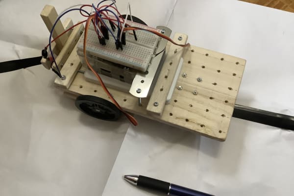 中学生以上はプログラミング言語「Ｐｙｔｈｏｎ」を学びます。