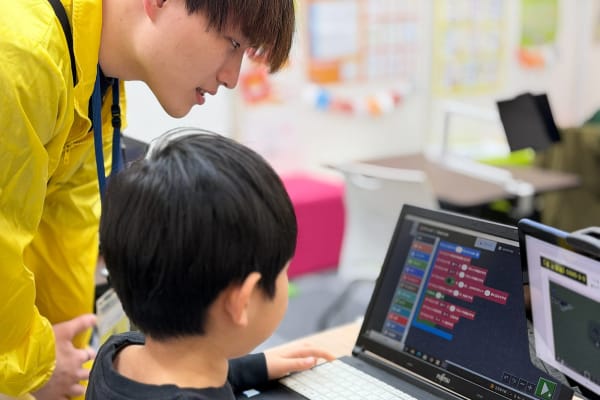 専門知識を持つ講師による安心のプログラミング指導