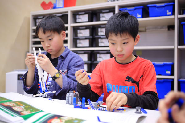 遊びながら学び、ハンズオンで学ぶ
