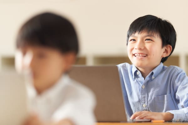 基礎から応用へのステップアップ形式で学ぶ！