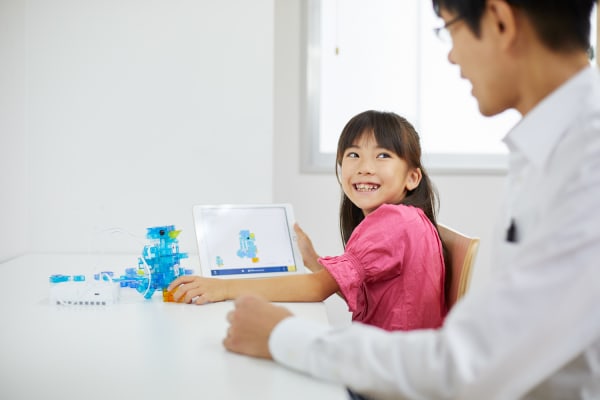 最大6名まで、アットホームな少人数制で、塾・学童保育での指導経験豊富な講師が丁寧に指導します！