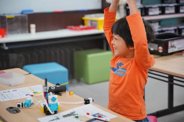 ロボットプログラミング教育を通じて、未来を担う子ども達の「夢を実現するチカラ」を育みます。