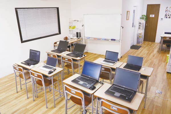 学校帰りのお子様が1人で通いやすく、送り迎えしやすい立地