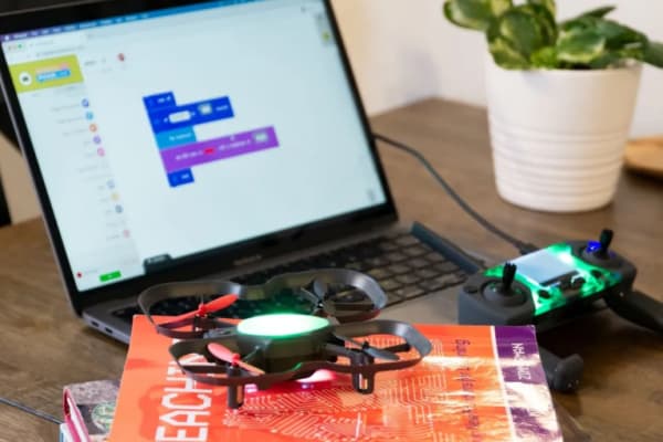 世界が注目するプログラミング教材