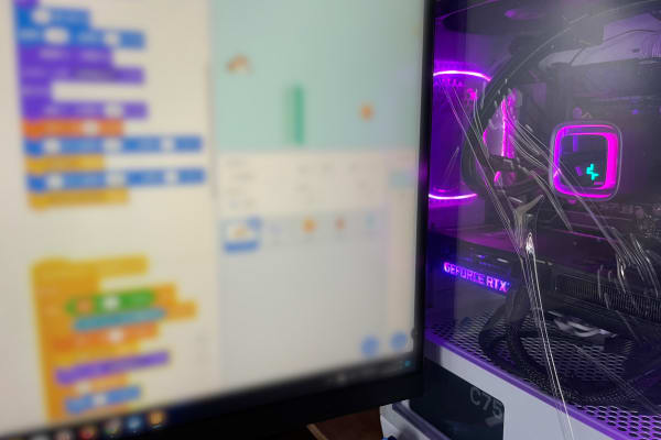 現役プログラマーが監修したオリジナル教材を使用✎
