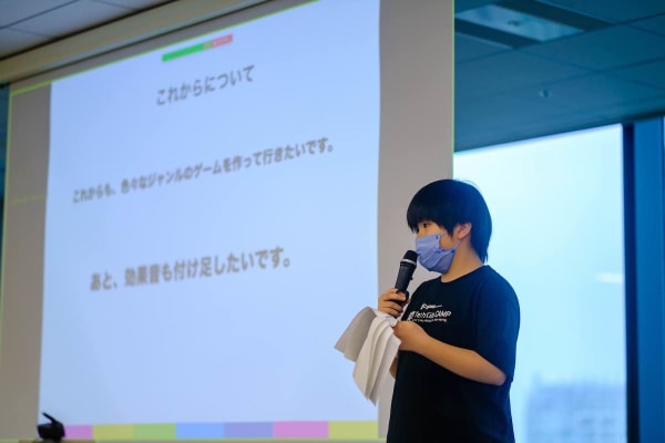 プレゼン講座やデザイン講座もご用意！プログラミングの力だけでなく作品を作る上で必要な力を身につけます