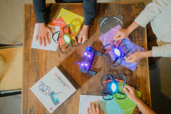 世界が注目するドローン教材「CoDrone EDU」で、プログラミングに夢中になろう！