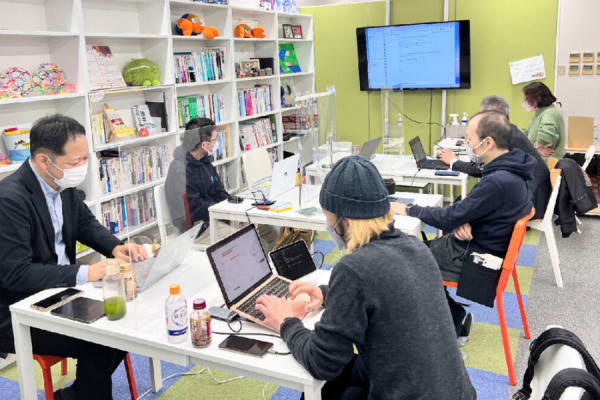  他社とは違う教材で学ぶ