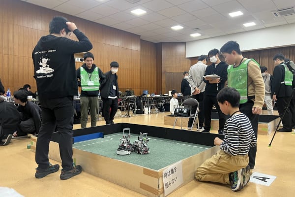 ロボットコンテスト　ロボカップジュニアに参加