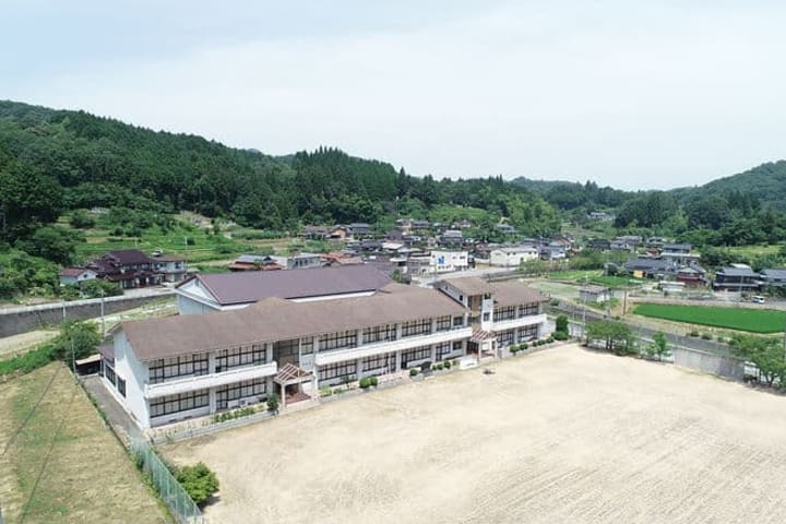 実技講習では約5200㎡の広大なグ...