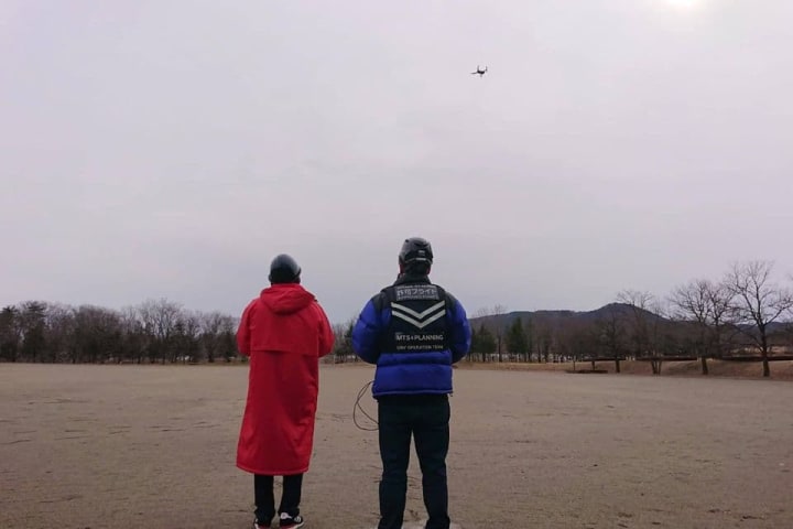 ドローン飛行