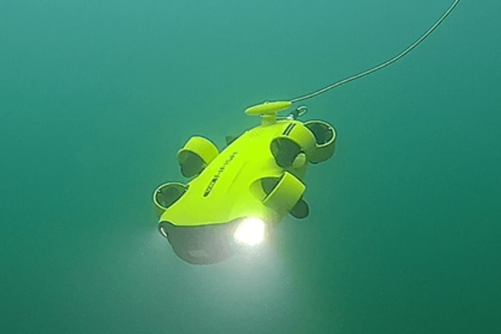 ドローン漁業　使用機体