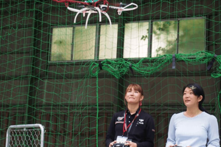 女性の実技風景