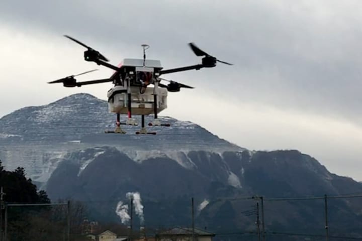 ドローンと武甲山