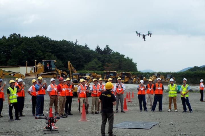 土木現場でのドローン操縦
