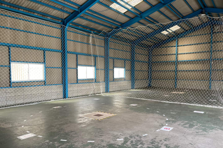 全天候型屋内練習場ですので、雨の日...