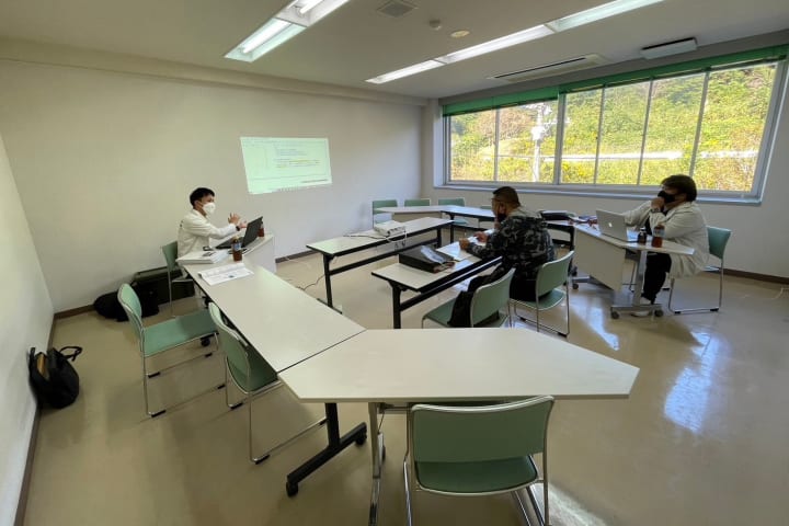 丁寧にレクチャーします