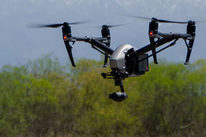 カメラ付きドローン