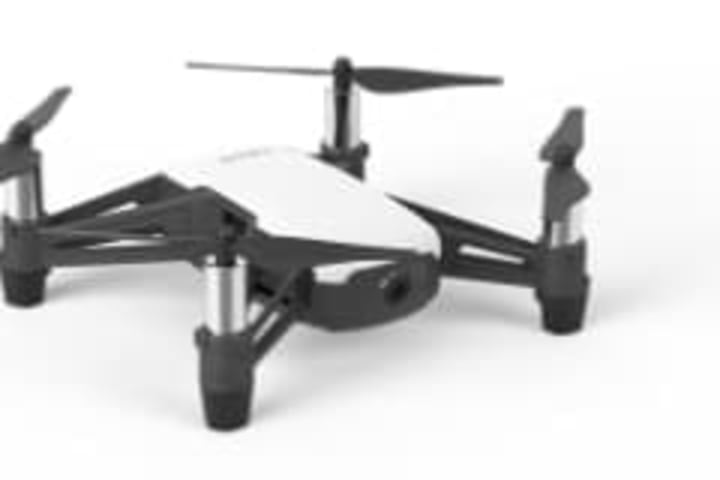 操縦可能なドローン1