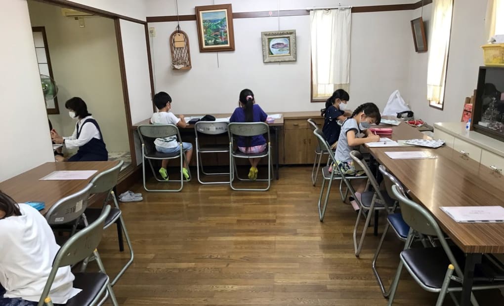 学研西富岡小学校前教室の画像