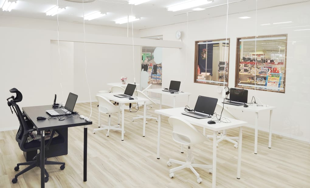 プログラミングスクールiTeenイオン高槻校の画像