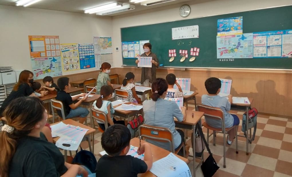 学研石和教室の画像