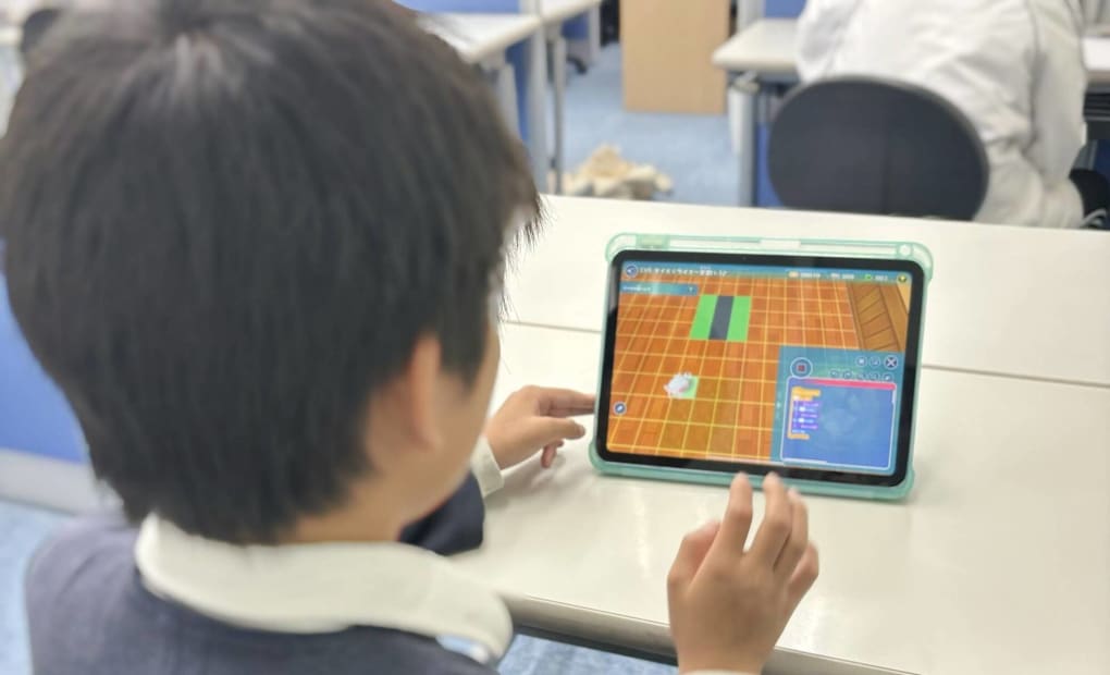 プログラミング教育 HALLO 個別総合学習塾ロイヤルアカデミー 神吉校の画像