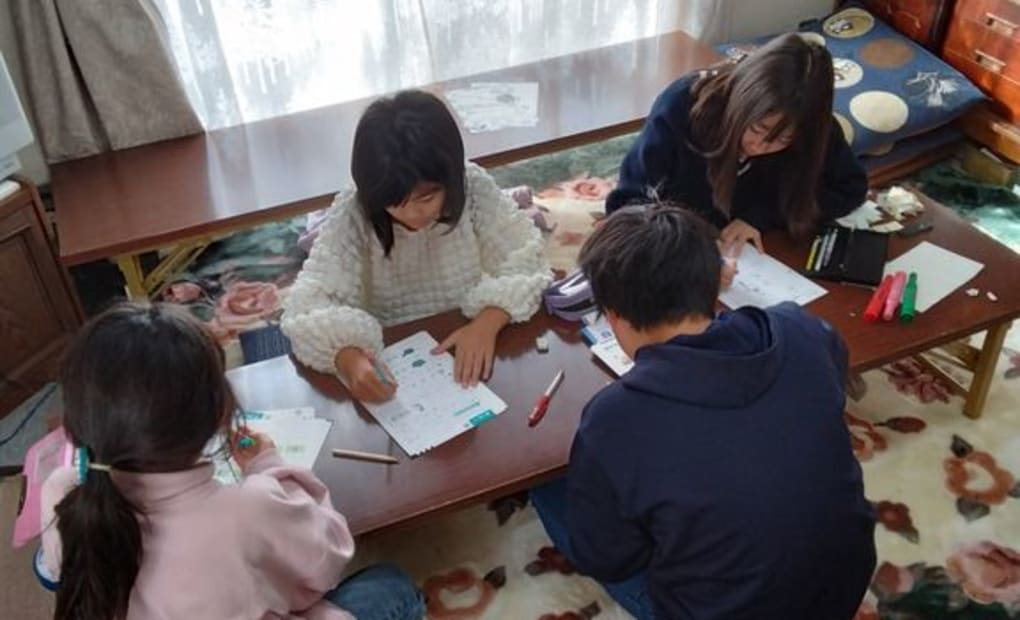 学研里分虹色教室の画像