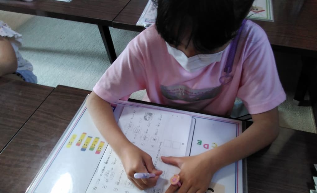 学研耳成小学校前教室の画像