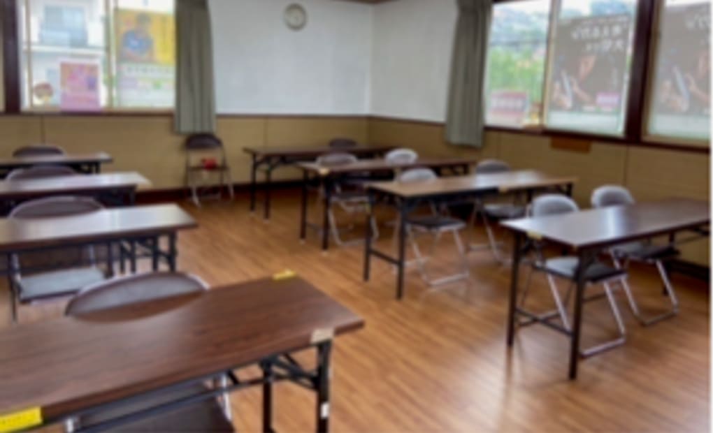 学研小石小学校前教室の画像