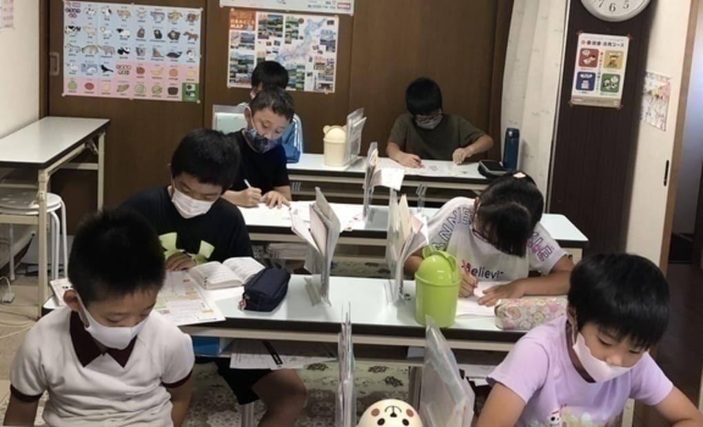 学研東中学校前教室の画像