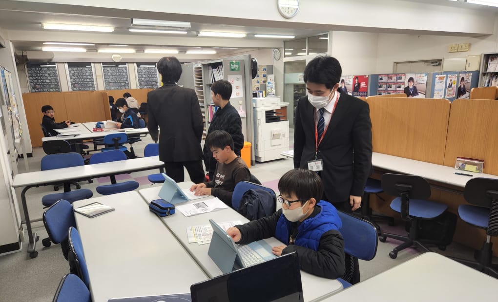 プログラミング教育 HALLO スクールIE 希望が丘校の画像