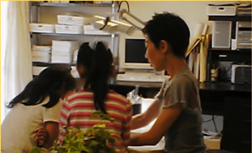 学研境木地蔵尊前教室の画像