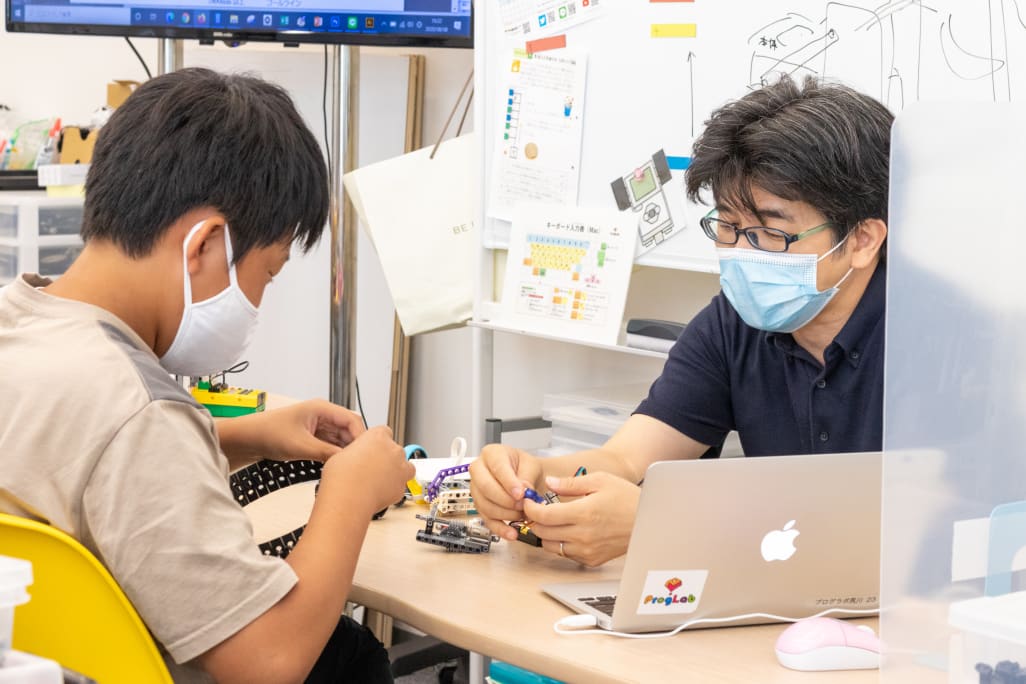 「問題発見力」からスタートする、真に社会で役に立つ”考え方のサイクル”を学びます（撮影：2020年8月）