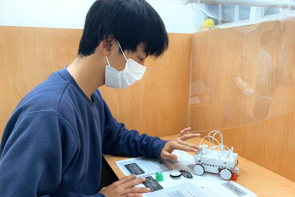 2023年5月以降、生徒・スタッフのマスク着用は「個人の判断」とさせていただいていますが、ご希望があればご相談いただくことも可能です。