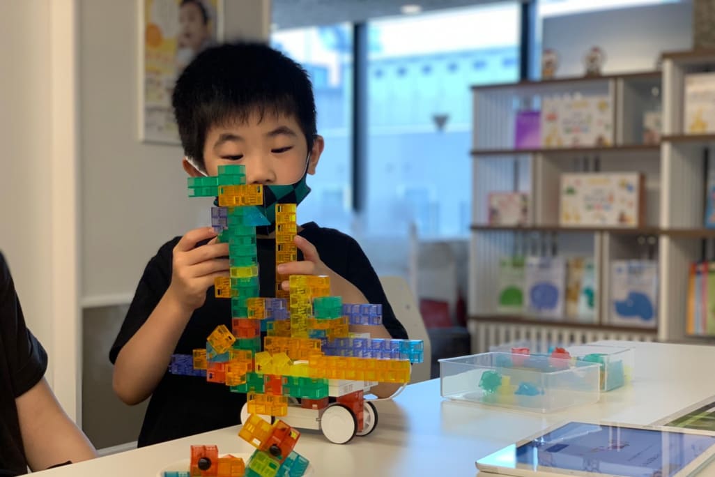 個性豊かに、カッコイイ車をデザインしたね！