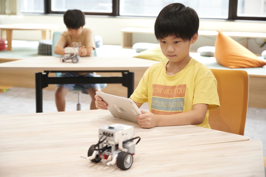 活動の内容に応じて、タブレットとPCを使い分けます！