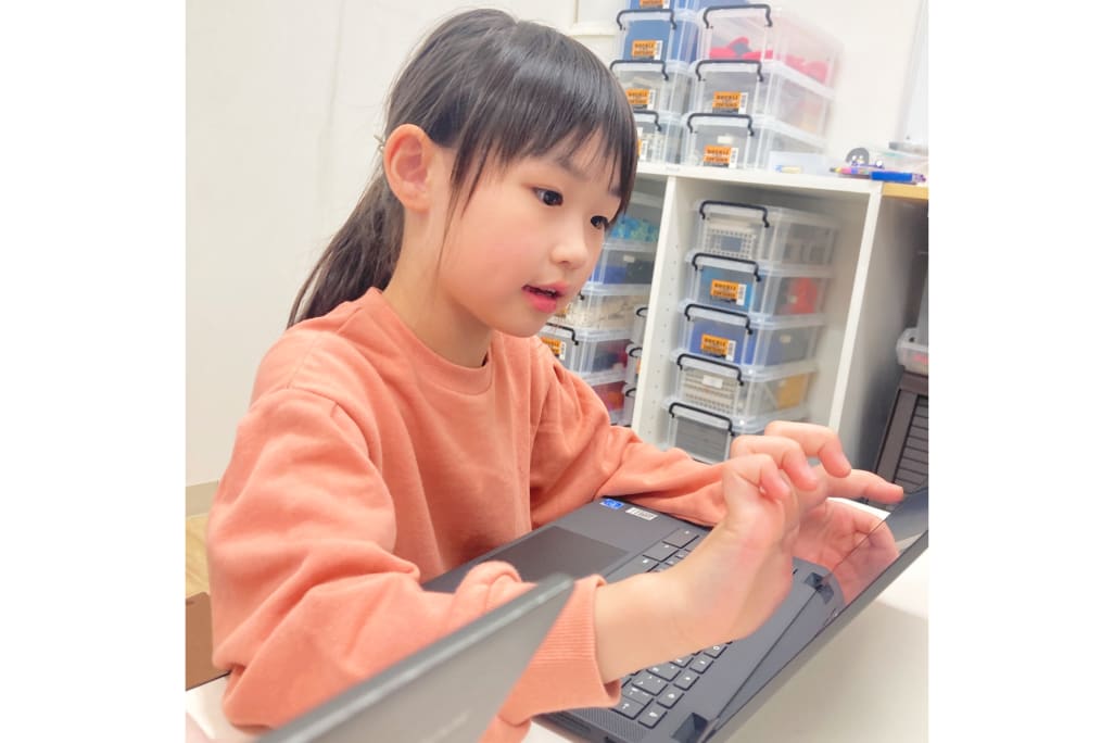 プログラミングのレッスンの様子