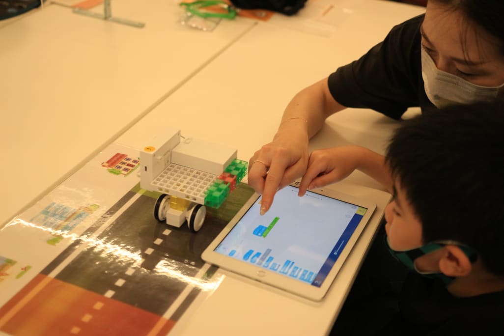 ipadを使うのあっという間に慣れてきます！