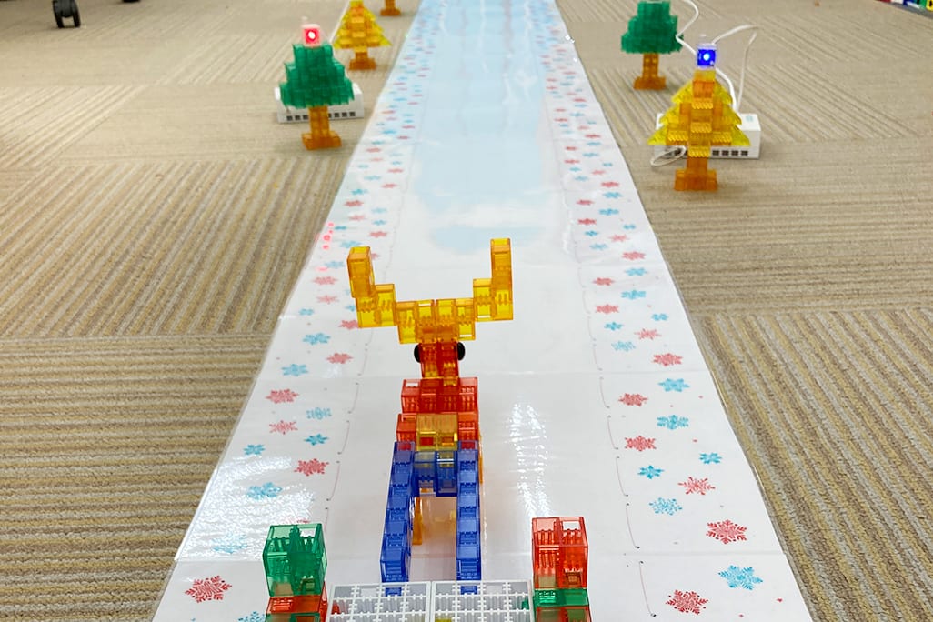 体験会の様子(冬バージョン)。雪道を走って、メッセージカードを届けよう！【2023年12月撮影】