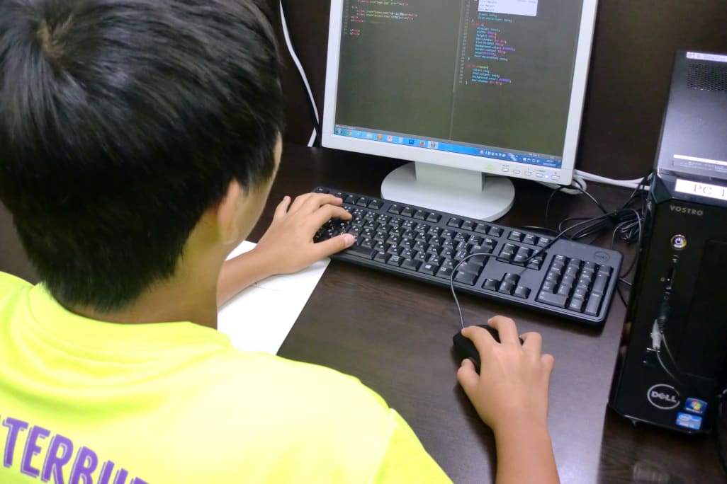 【プレミドルコース以上】英語を使用した言語入力に、少しずつ慣れていきます。