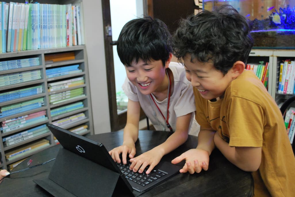 友達と一緒に入学しました。