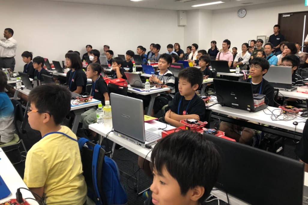 年1回開催するRoboRAVE九州大会