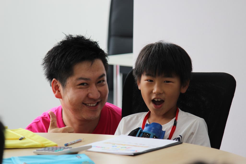 楽しいツーショット！直営店でのイベントにて