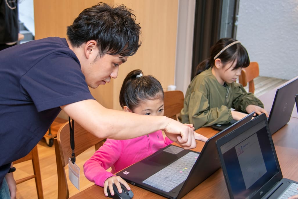 小さな子どももパソコンが使えるようになります