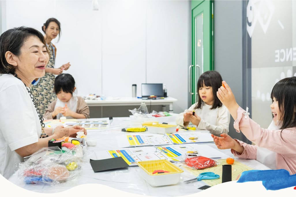 みんながちいさなアーティスト！自分だけの表現を楽しむ子どもたち