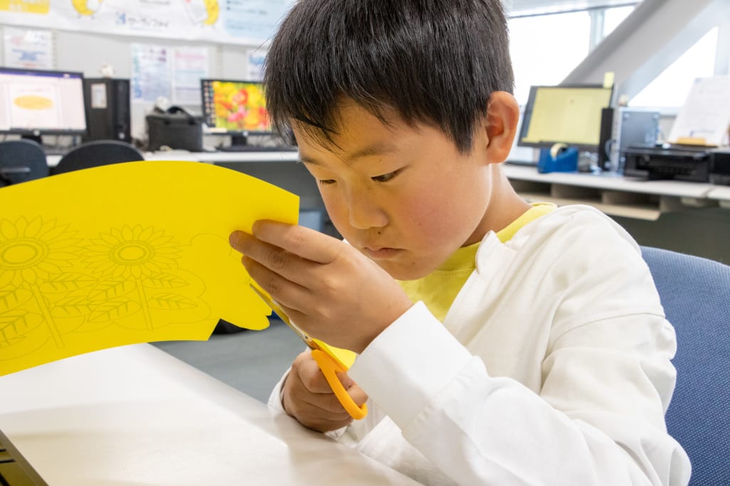 クリエイティブ講座に挑戦！授業で習得した内容をいかして作品を作成します。お子さまに人気のカテゴリーになります！