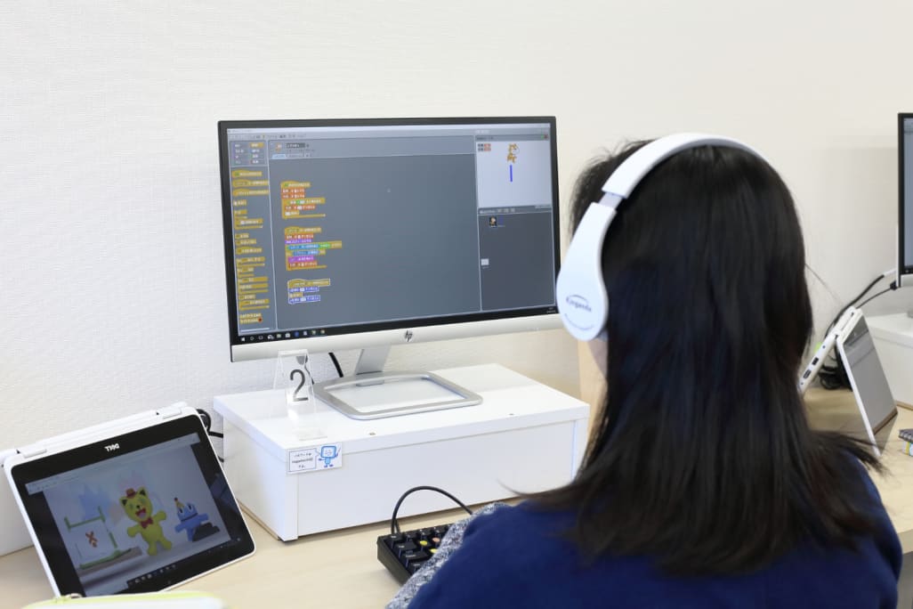 Scratchを学んでいる様子です。